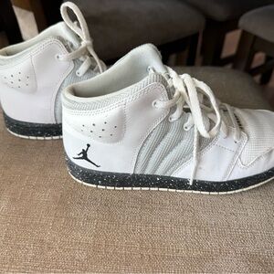 Nike Kids White and Black Jordans 3Y